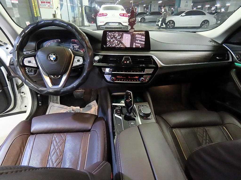 BMW 5시리즈 5시리즈 (G30) 520i 럭셔리 플러스 이미지 10