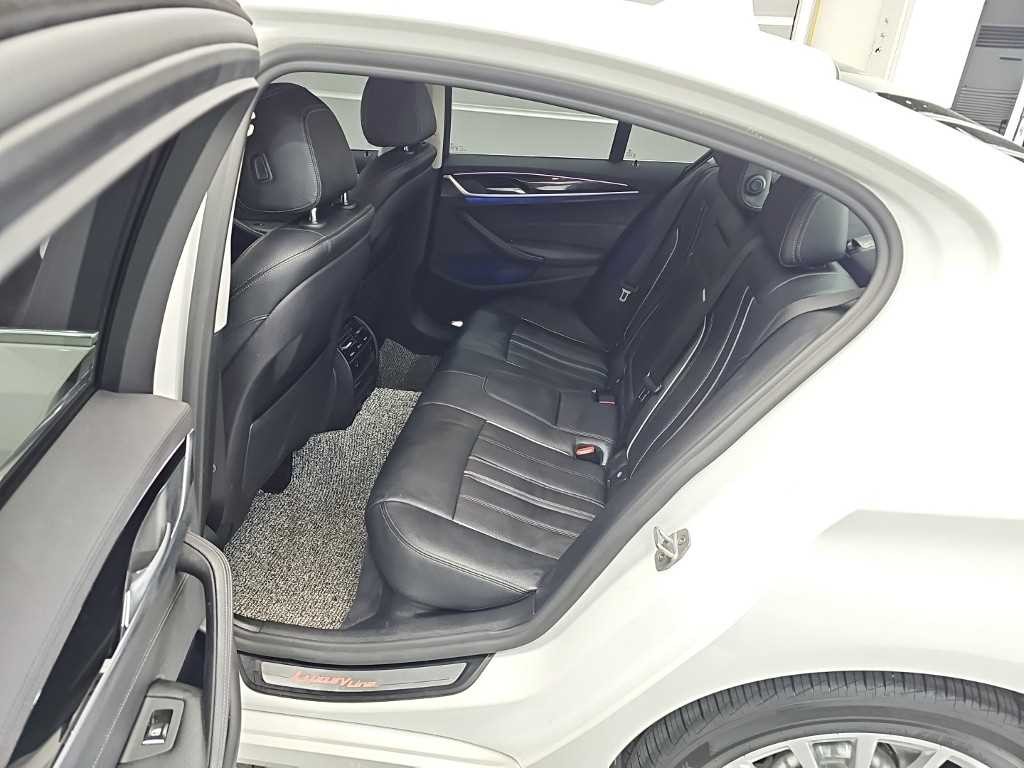 BMW 5시리즈 5시리즈 (G30) 520i 럭셔리 이미지 12