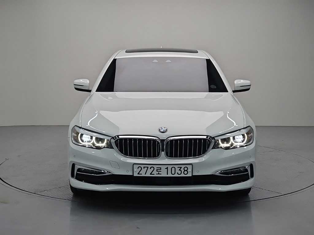 BMW 5시리즈 5시리즈 (G30) 520i 럭셔리 이미지 2