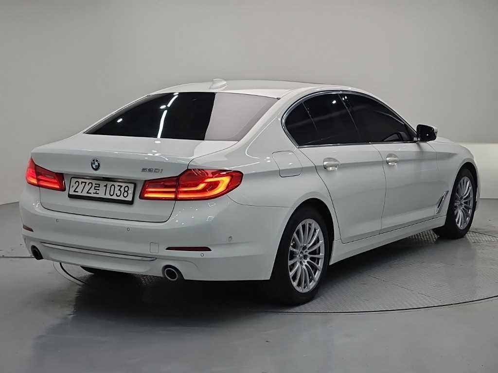 BMW 5시리즈 5시리즈 (G30) 520i 럭셔리 이미지 4