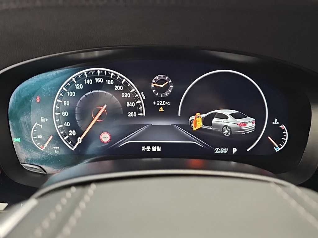 BMW 5시리즈 5시리즈 (G30) 520i 럭셔리 이미지 6