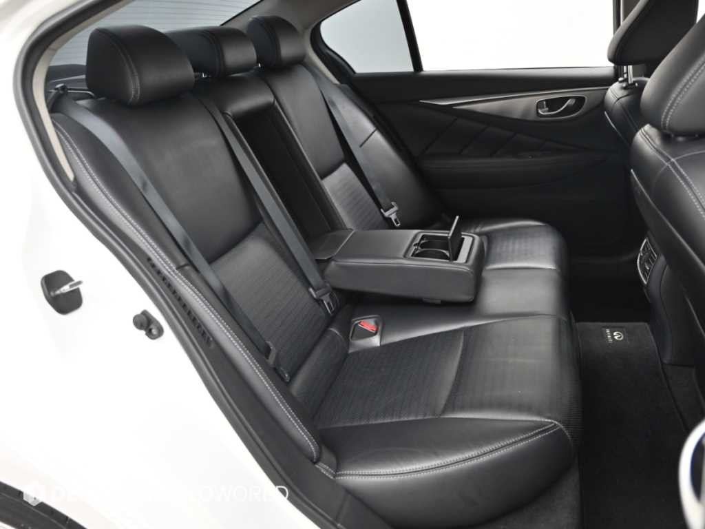 인피니티 Q Q50 3.5 하이브리드 이미지 12