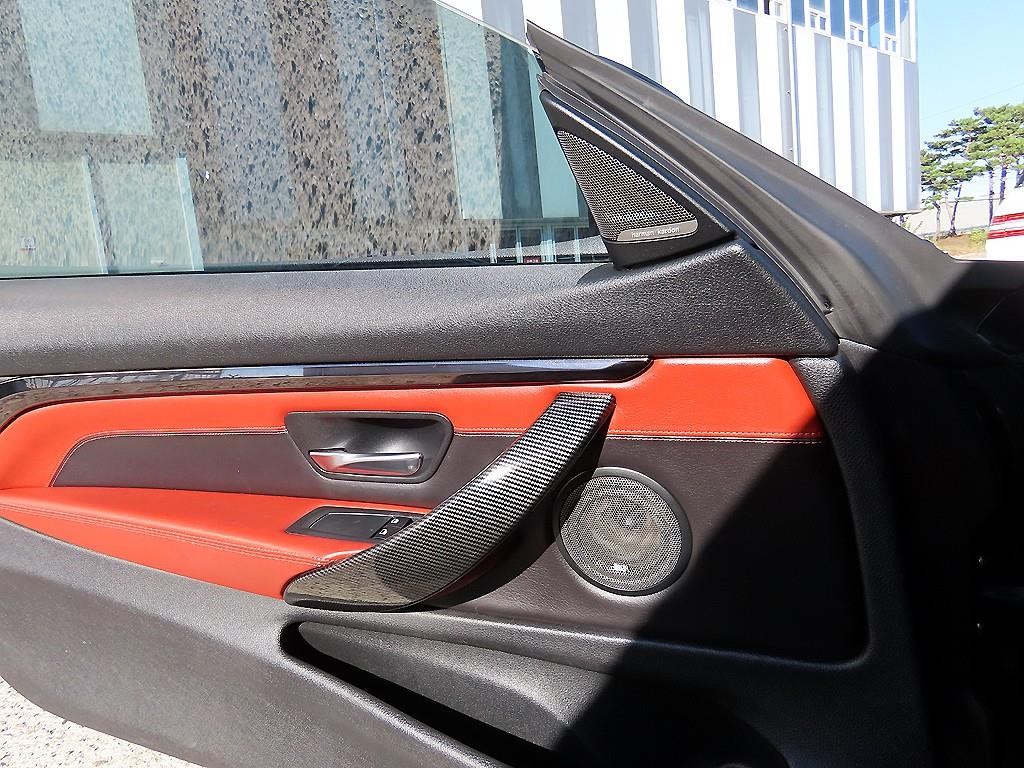 BMW 4시리즈 M4 (F82) 쿠페 이미지 12