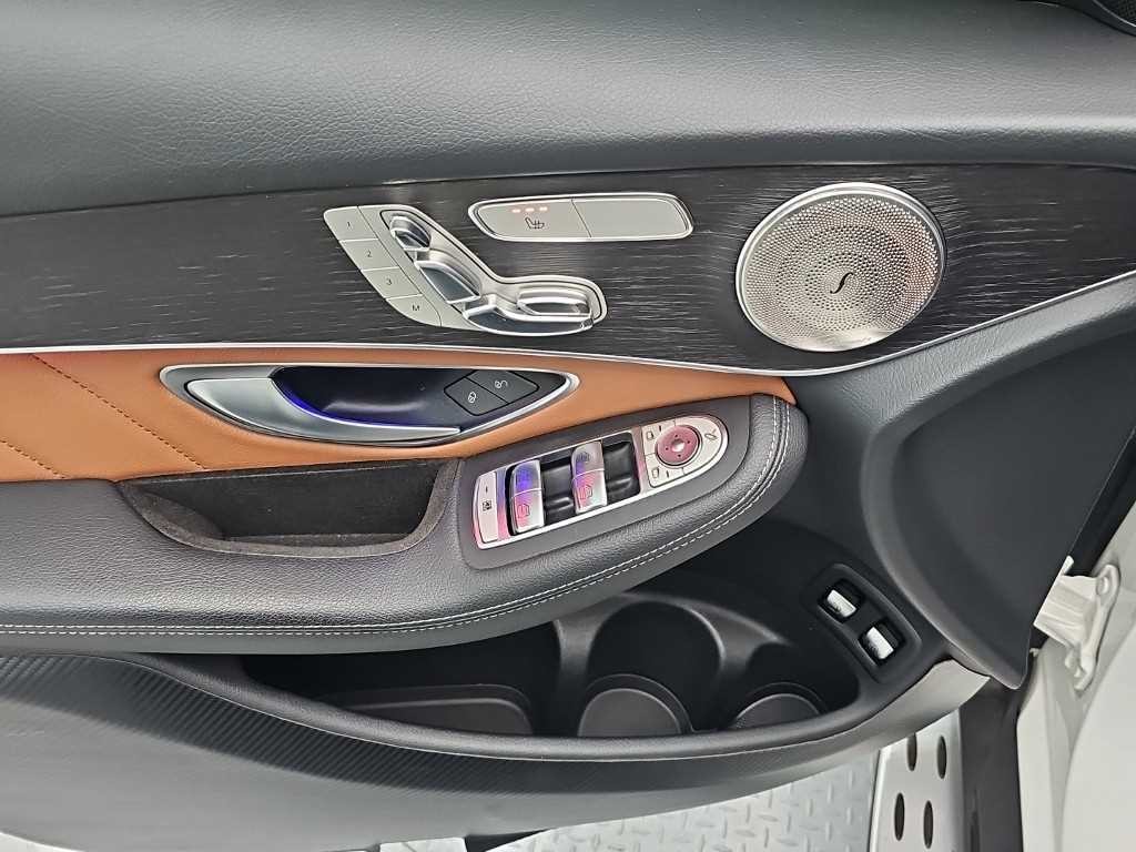 벤츠 GLC 클래스 GLC클래스 X253 GLC 300 e 4MATIC 쿠페 이미지 17