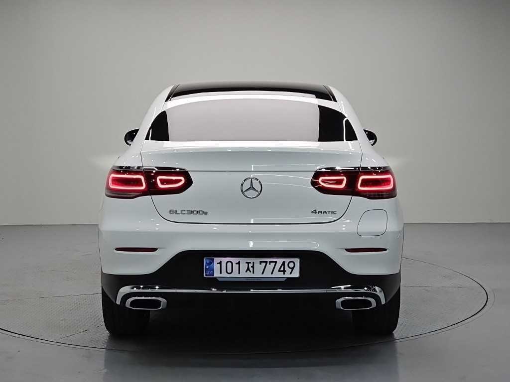 벤츠 GLC 클래스 GLC클래스 X253 GLC 300 e 4MATIC 쿠페 이미지 3