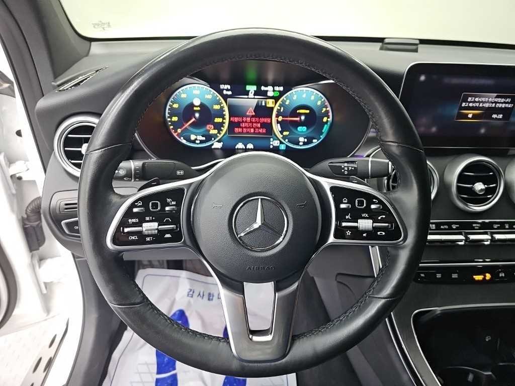 벤츠 GLC 클래스 GLC클래스 X253 GLC 300 e 4MATIC 쿠페 이미지 9