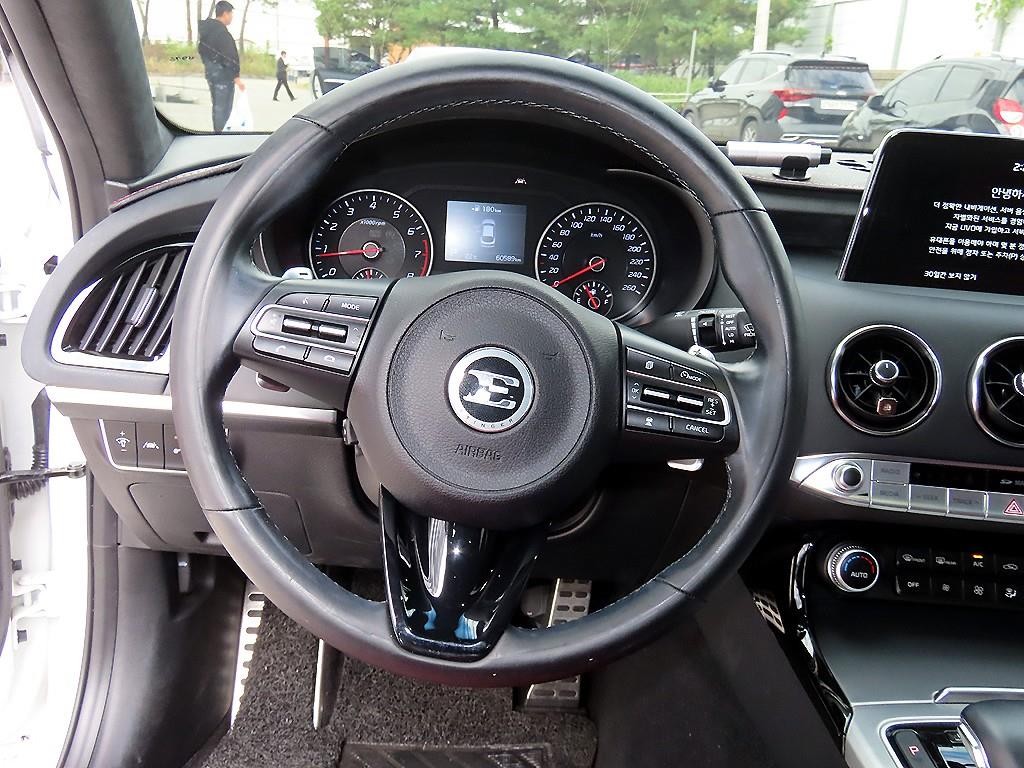 기아 스팅어 가솔린 2.0 터보 2WD 플래티넘 이미지 8