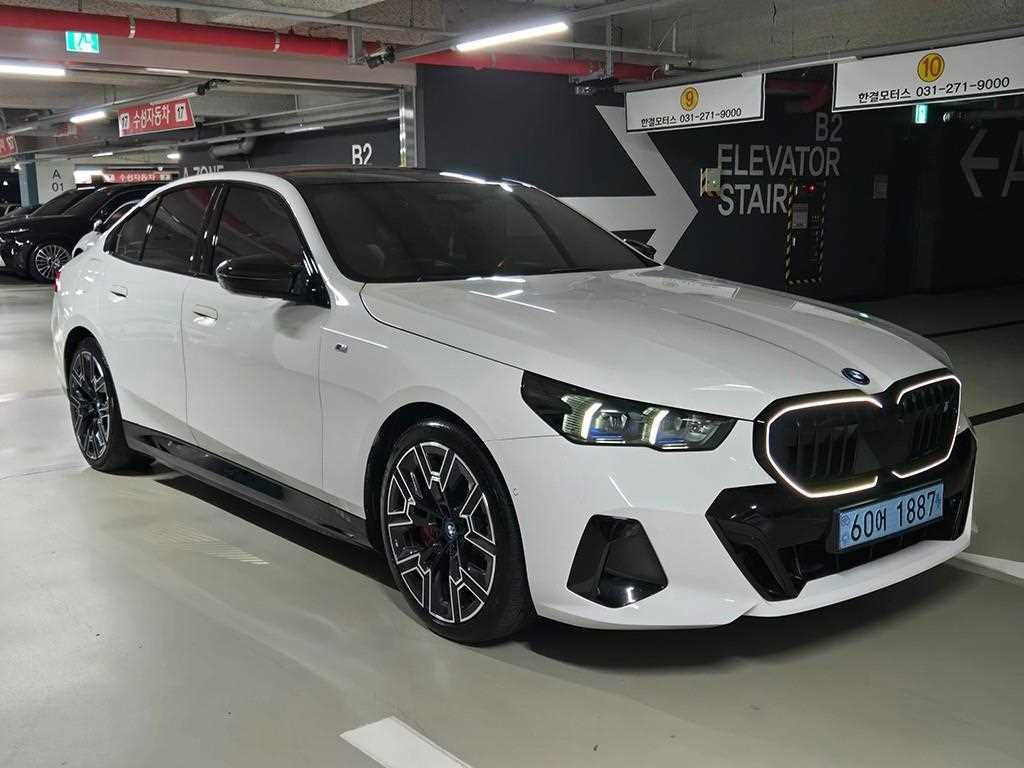BMW i5 eDrive 40 M 스포츠 프로 이미지 1