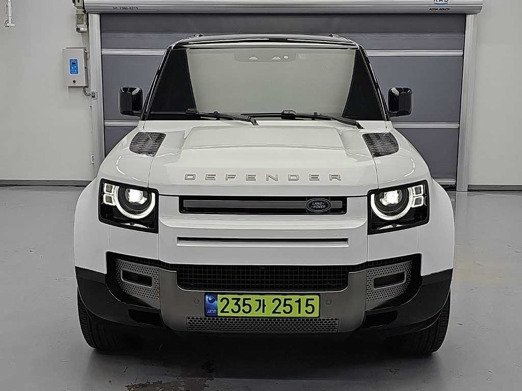 랜드로버 디펜더 디펜더 (L663) 110 P300 X-Dynamic SE 이미지 2