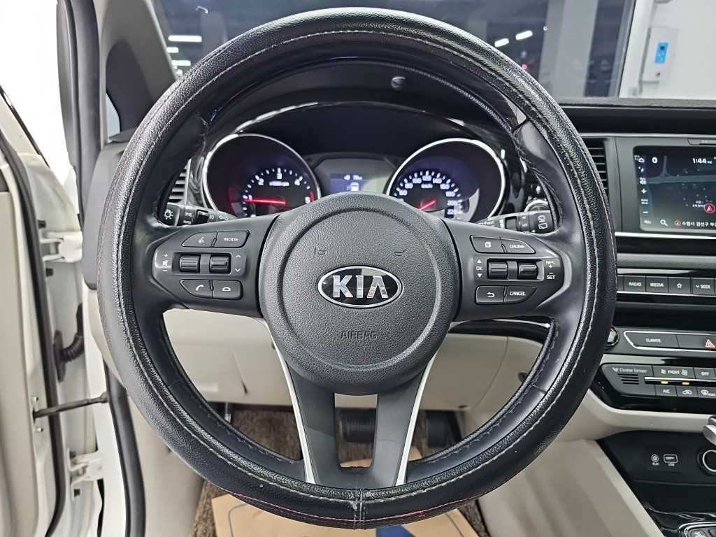 기아 카니발 더 뉴 카니발 디젤 9인승 프레스티지 이미지 9
