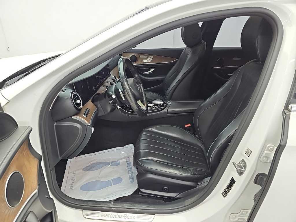 벤츠 E 클래스 E-클래스 W213 E300 4MATIC 익스클루시브 이미지 11