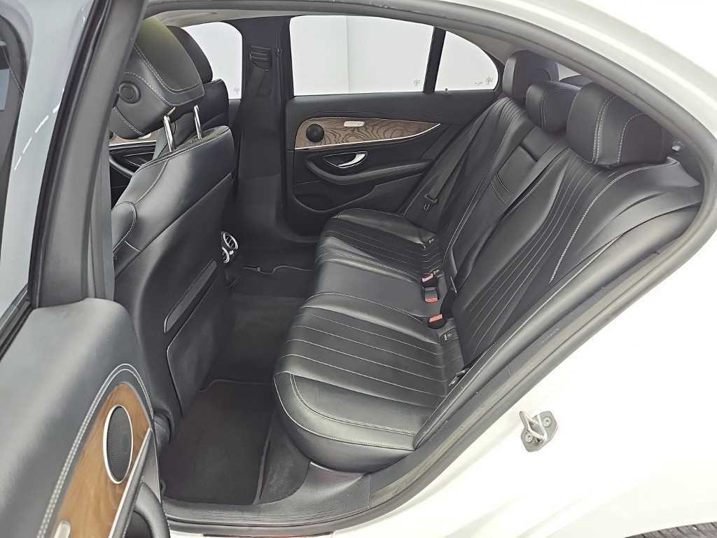 벤츠 E 클래스 E-클래스 W213 E300 4MATIC 익스클루시브 이미지 12