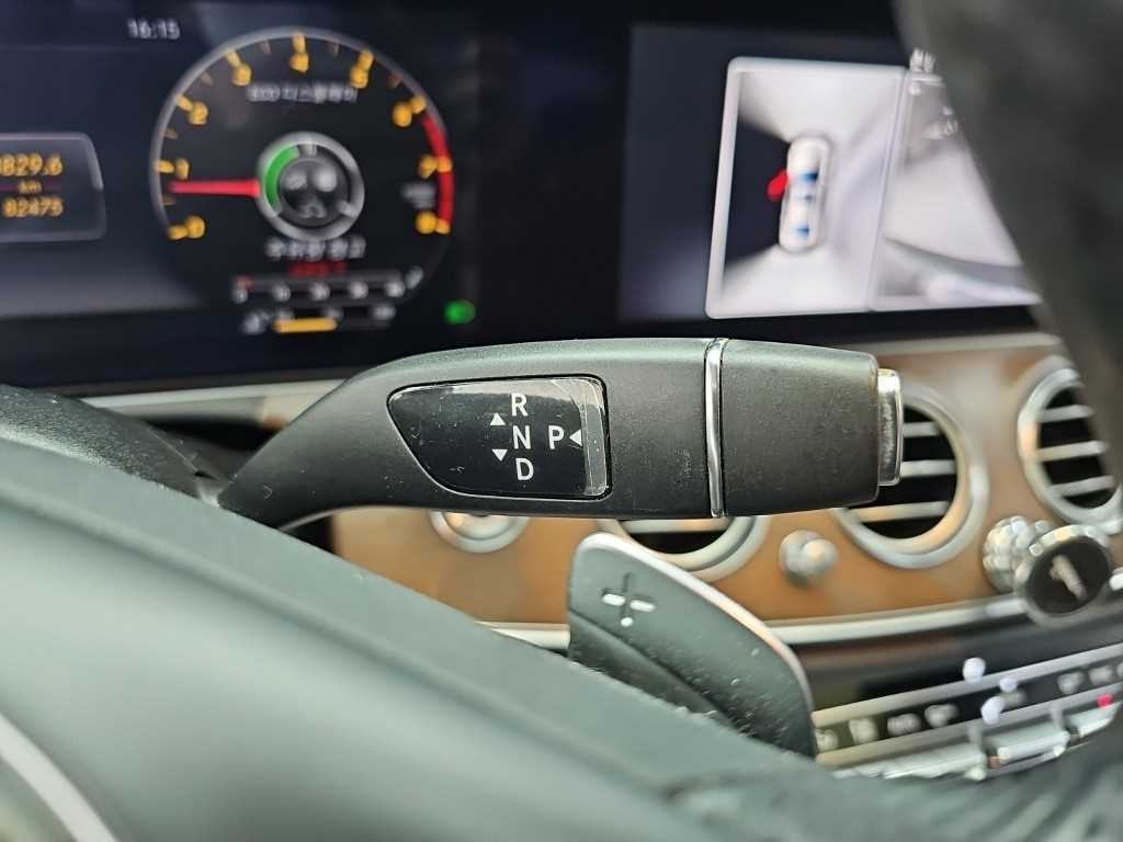 벤츠 E 클래스 E-클래스 W213 E300 4MATIC 익스클루시브 이미지 8