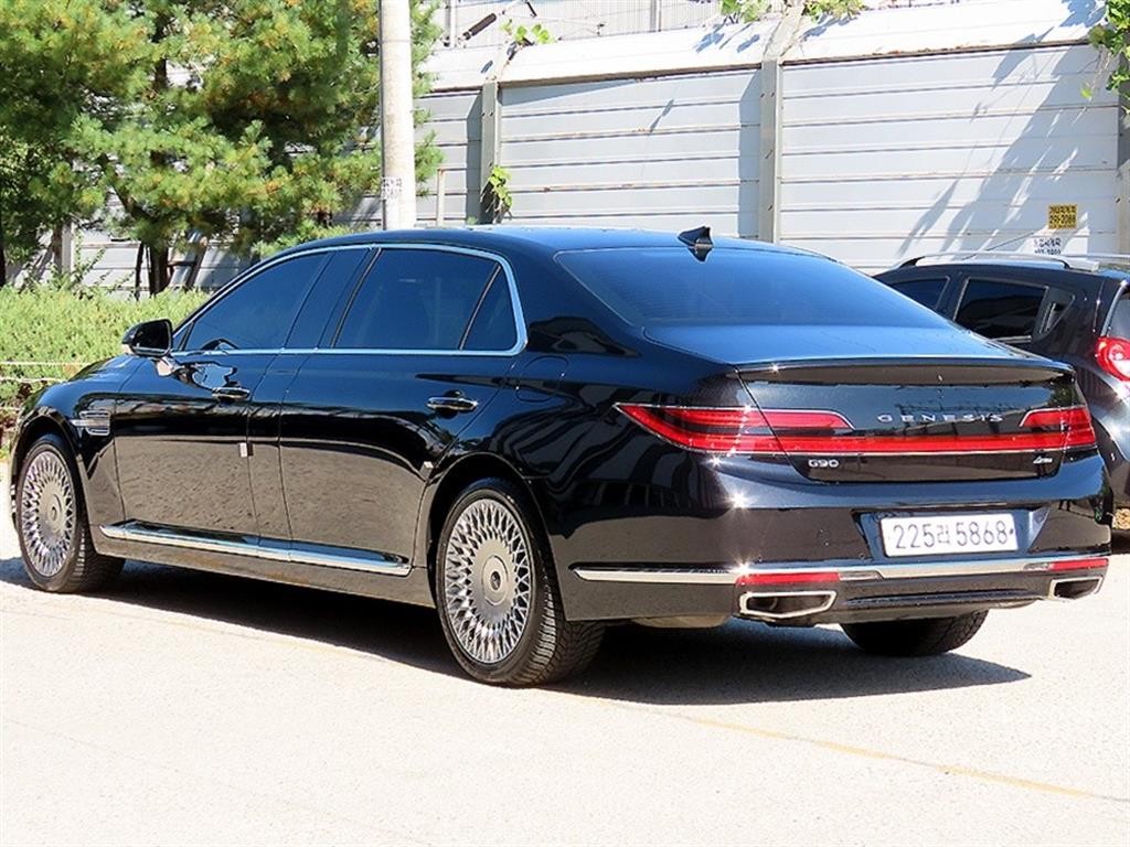 제네시스 G90 5.0 GDI AWD 리무진 프레스티지 이미지 3