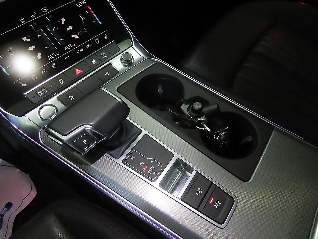 아우디 A6 A6 (C8) 40 TDI 이미지 12