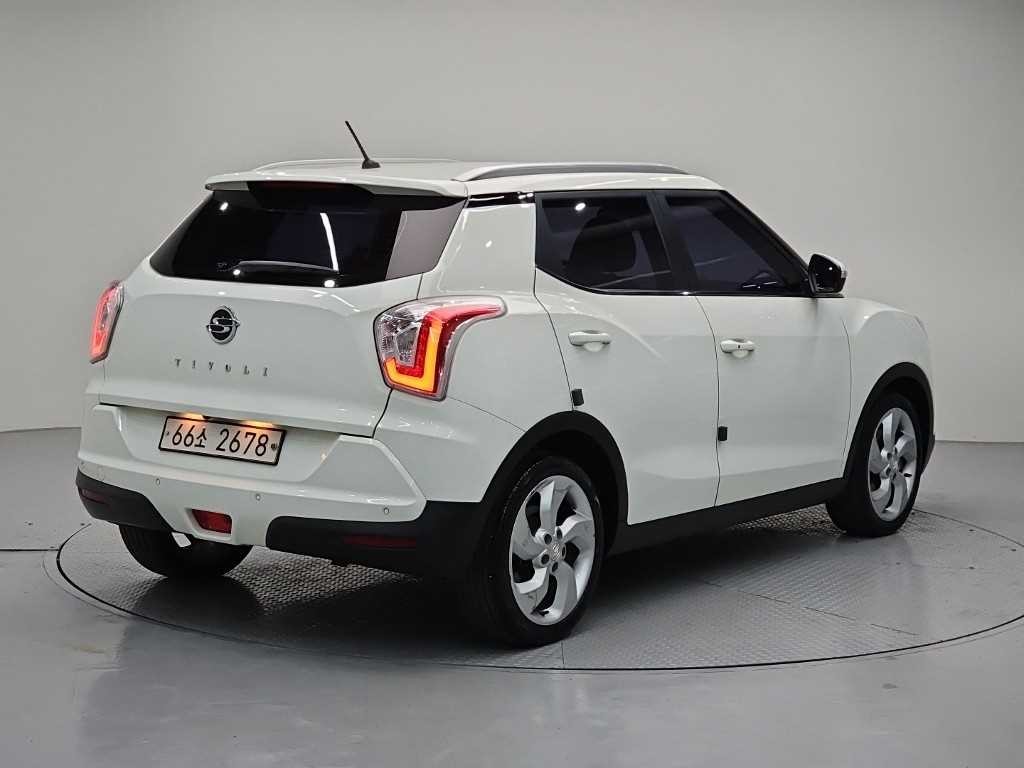 KG모빌리티(쌍용) 티볼리 가솔린 2WD 1.6 VX 이미지 4