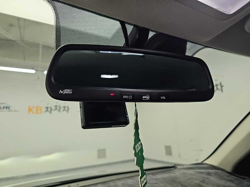 현대 베뉴 1.6 플럭스 이미지 15
