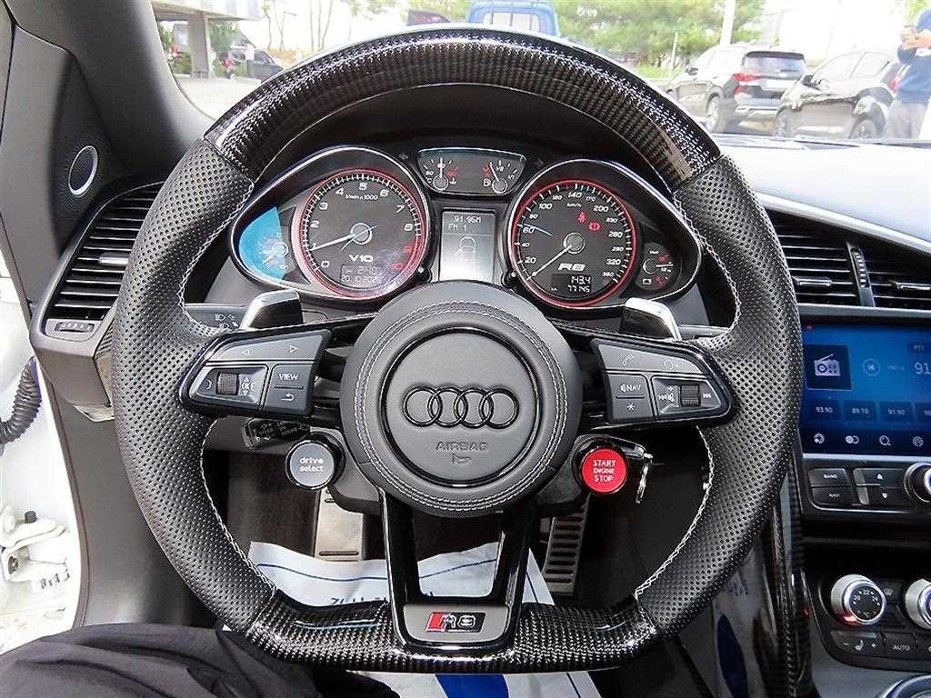 아우디 R8 5.2 V10 스파이더 이미지 12