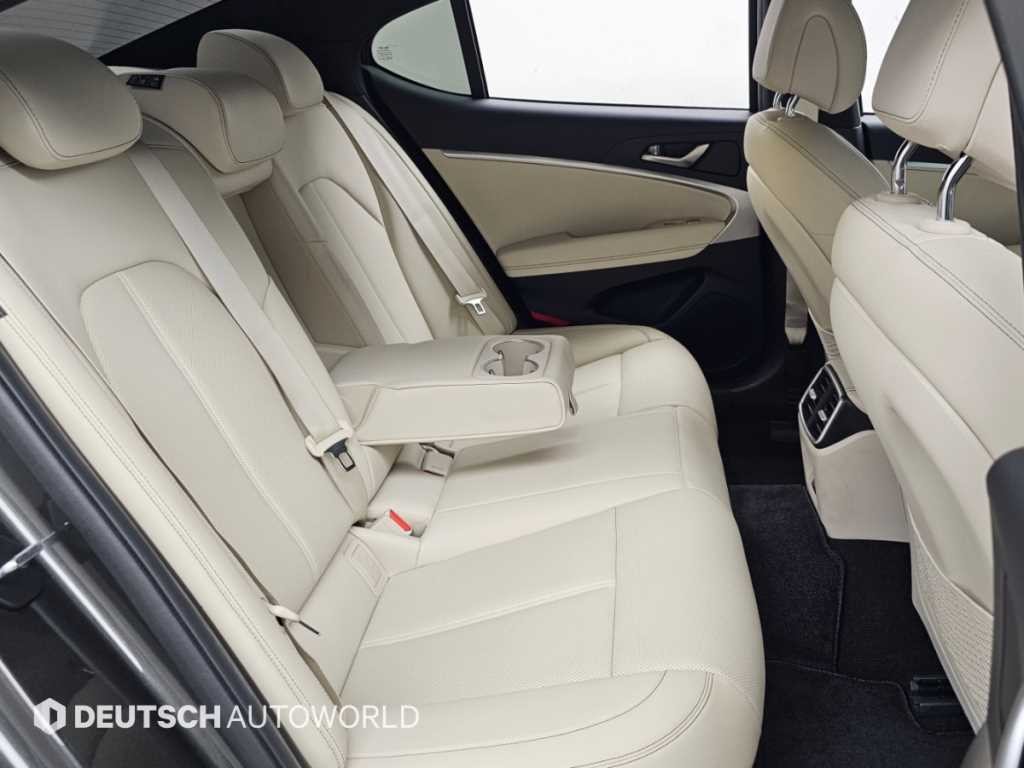 제네시스 G70 더 뉴 G70 가솔린 2.5T 2WD 기본형 이미지 12