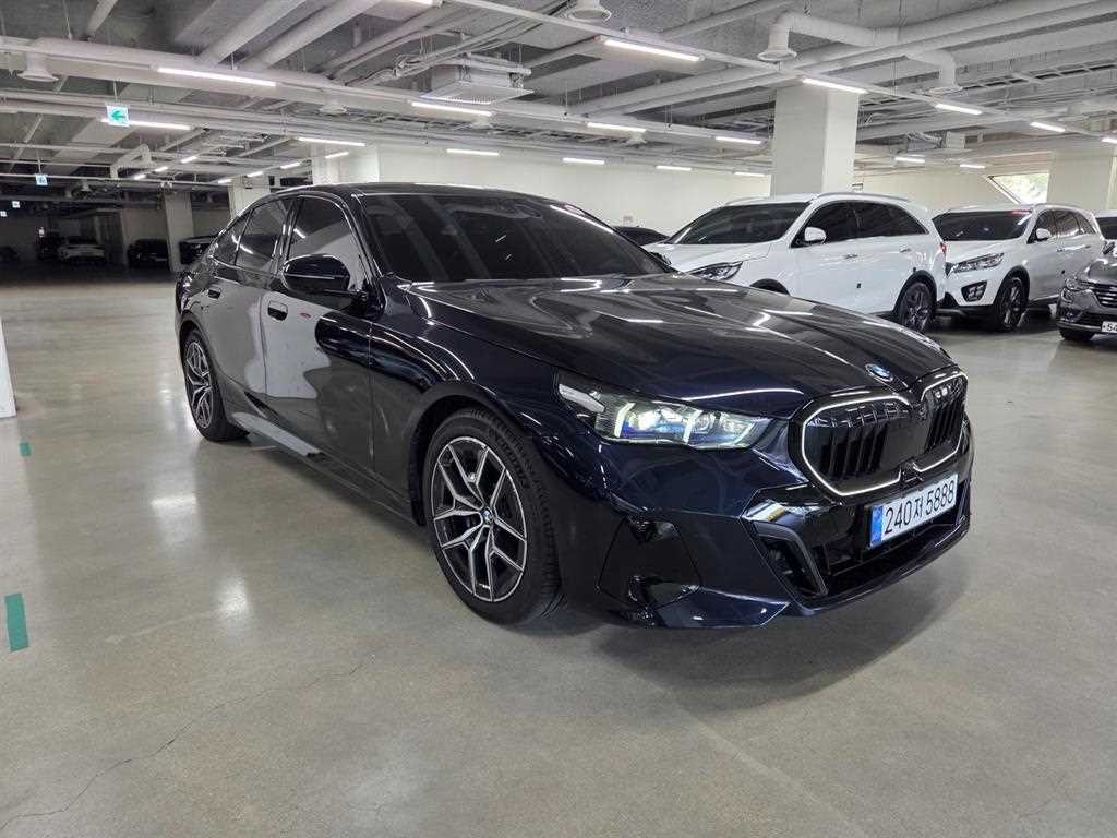 BMW 5시리즈 5시리즈 (G60) 520i M 스포츠 이미지 3