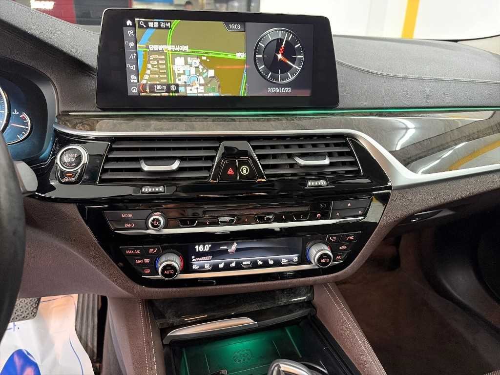 BMW 5시리즈 5시리즈 (G30) 540i xDrive 럭셔리 플러스 이미지 10