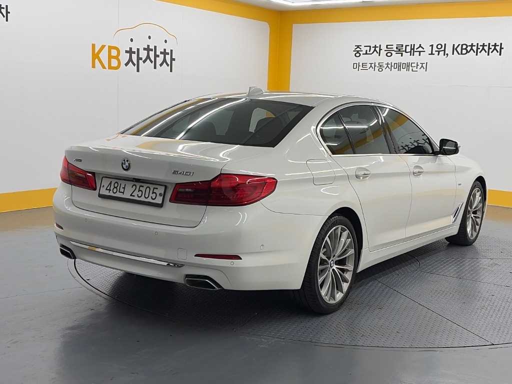 BMW 5시리즈 5시리즈 (G30) 540i xDrive 럭셔리 플러스 이미지 3