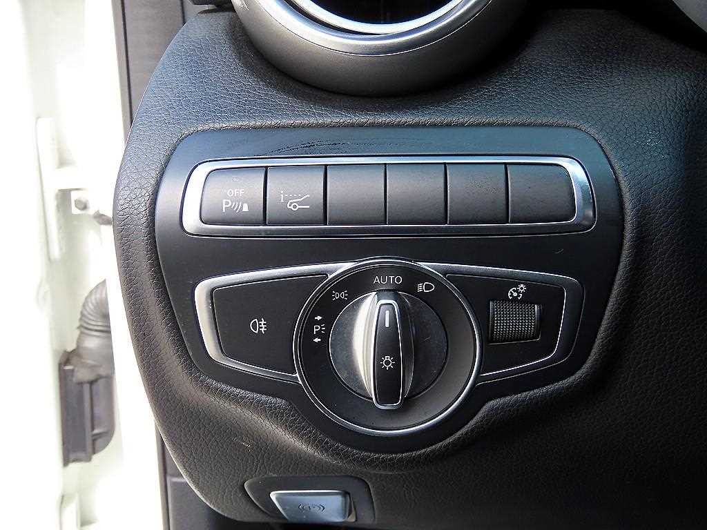 벤츠 C 클래스 C클래스 W205 C43 AMG 4MATIC 이미지 12
