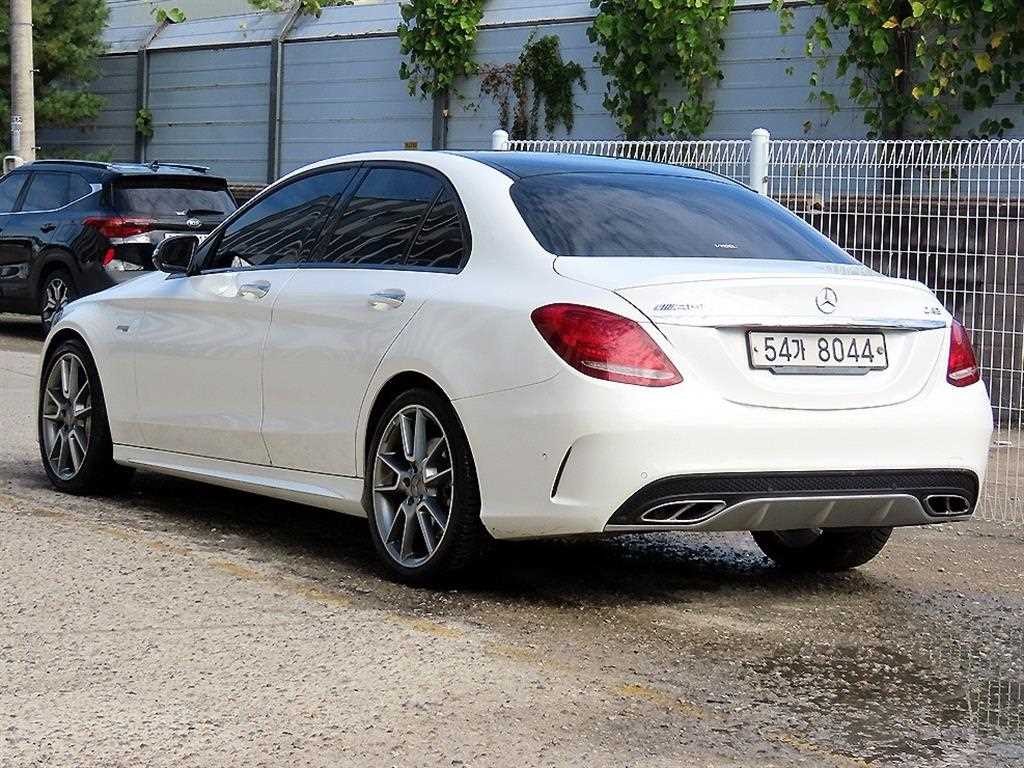 벤츠 C 클래스 C클래스 W205 C43 AMG 4MATIC 이미지 3