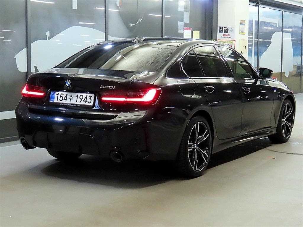 BMW 3시리즈 3시리즈 (G20) 320i M 스포츠 이미지 4