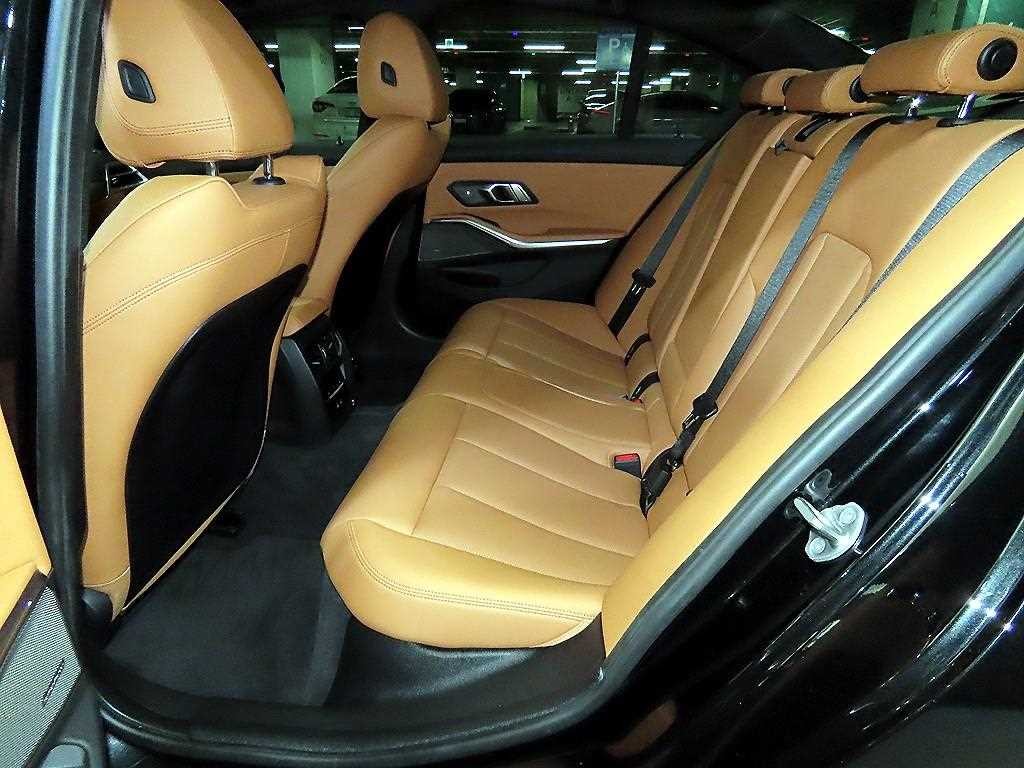 BMW 3시리즈 3시리즈 (G20) 320i M 스포츠 이미지 7