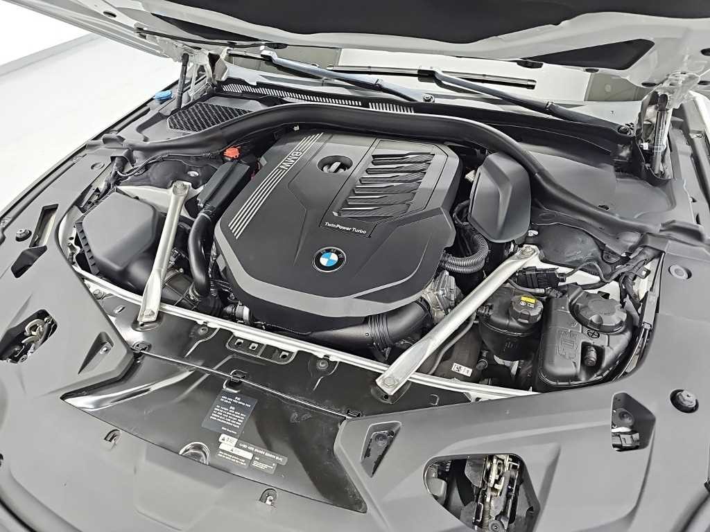 BMW 8시리즈 8시리즈 (G15) 840d xDrive M 스포츠 그란쿠페 이미지 5