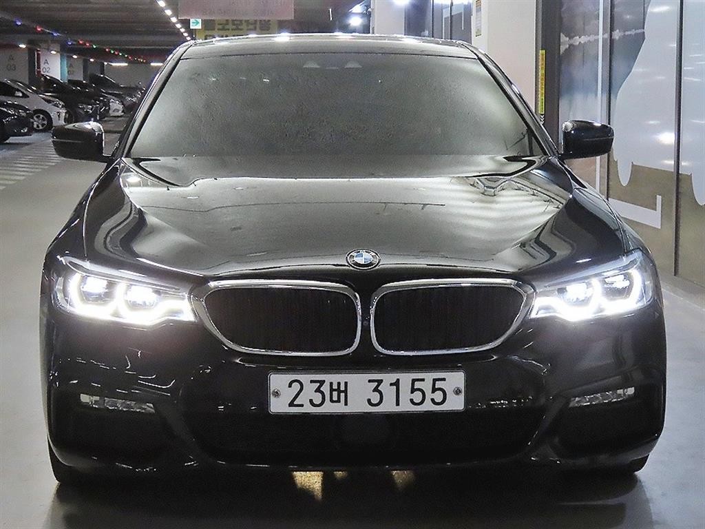 BMW 5시리즈 5시리즈 (G30) 520d xDrive M 스포츠 플러스 이미지 2