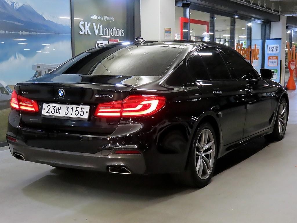 BMW 5시리즈 5시리즈 (G30) 520d xDrive M 스포츠 플러스 이미지 4