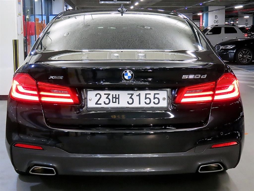 BMW 5시리즈 5시리즈 (G30) 520d xDrive M 스포츠 플러스 이미지 5
