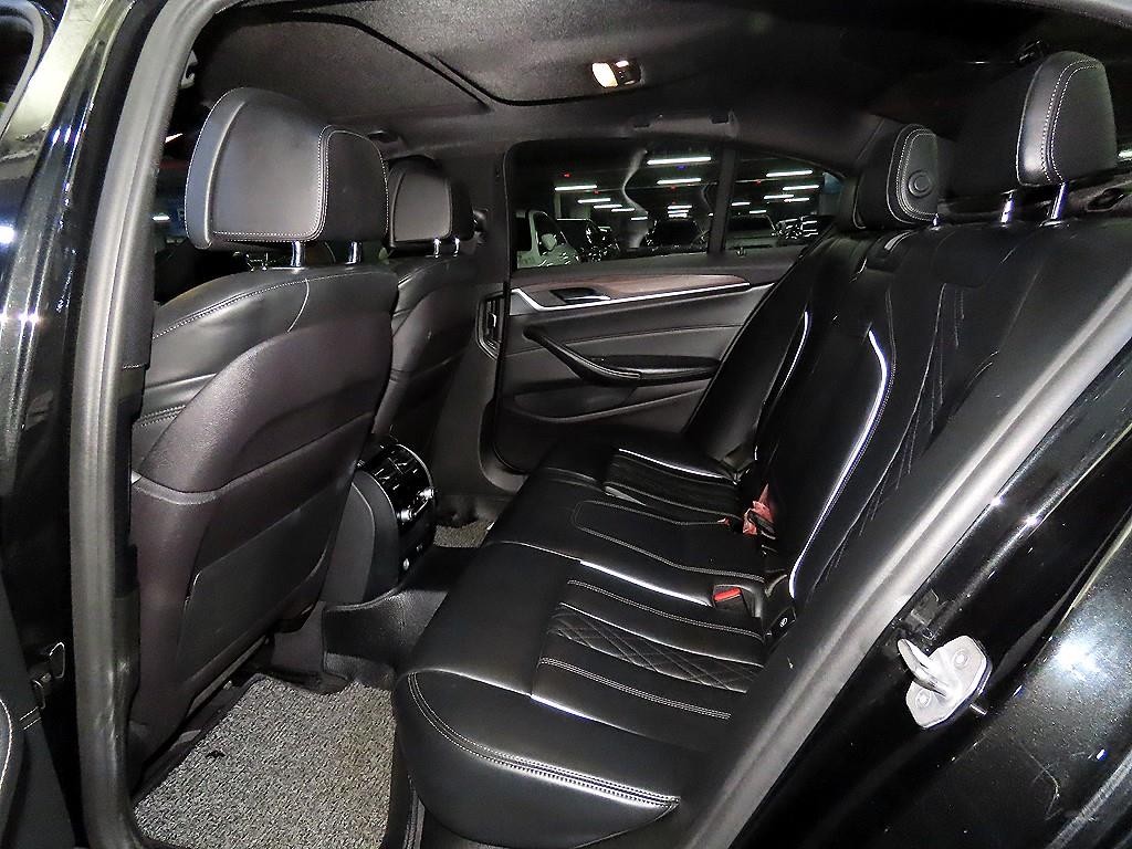 BMW 5시리즈 5시리즈 (G30) 520d xDrive M 스포츠 플러스 이미지 7