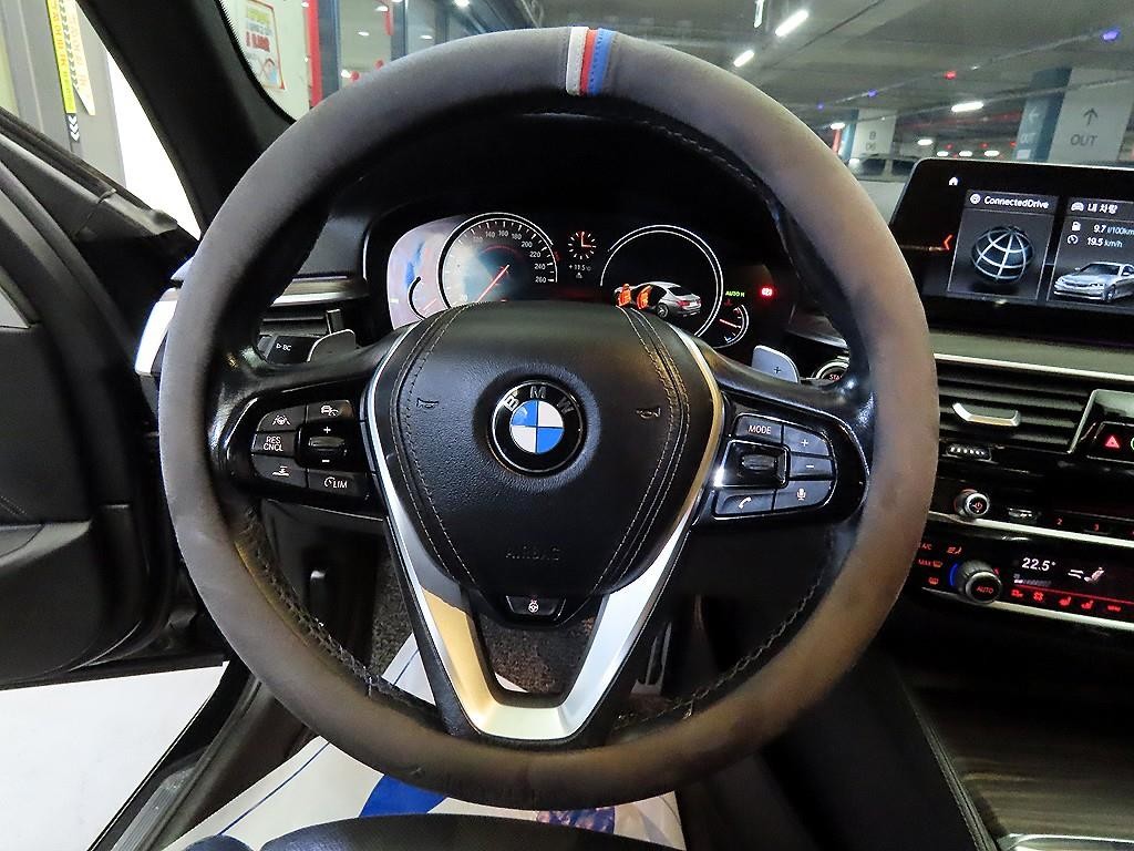 BMW 5시리즈 5시리즈 (G30) 520d xDrive M 스포츠 플러스 이미지 8