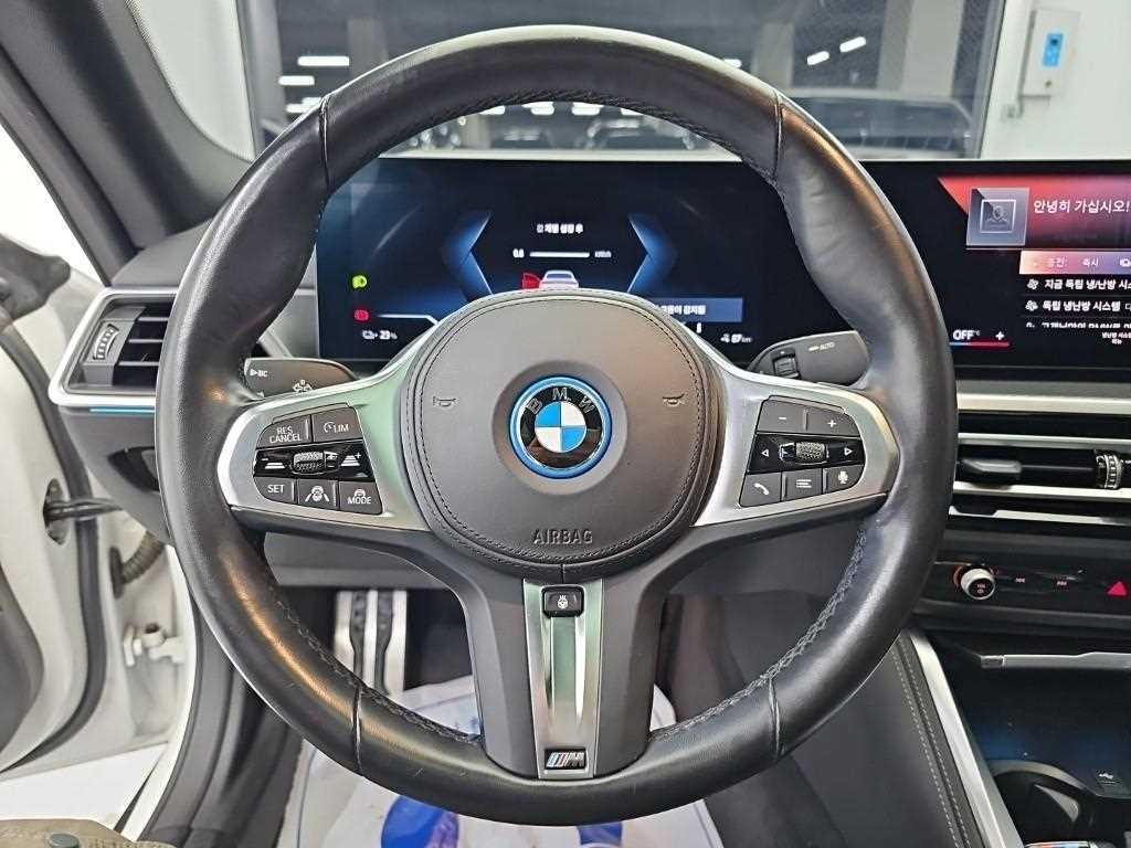 BMW i4 eDrive 40 M 스포츠 프로 이미지 9