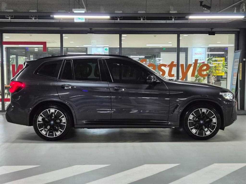 BMW iX3 iX3 (G08) M 스포츠 기본형 이미지 3