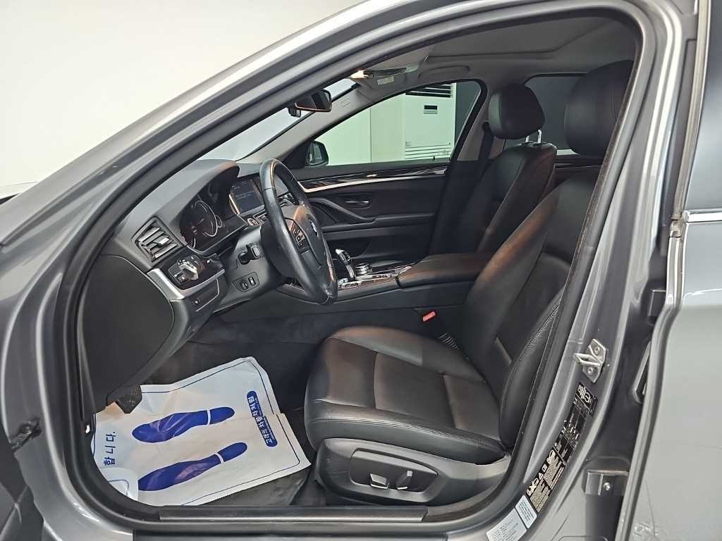 BMW 5시리즈 5시리즈 (F10) 520d xDrive 이미지 11