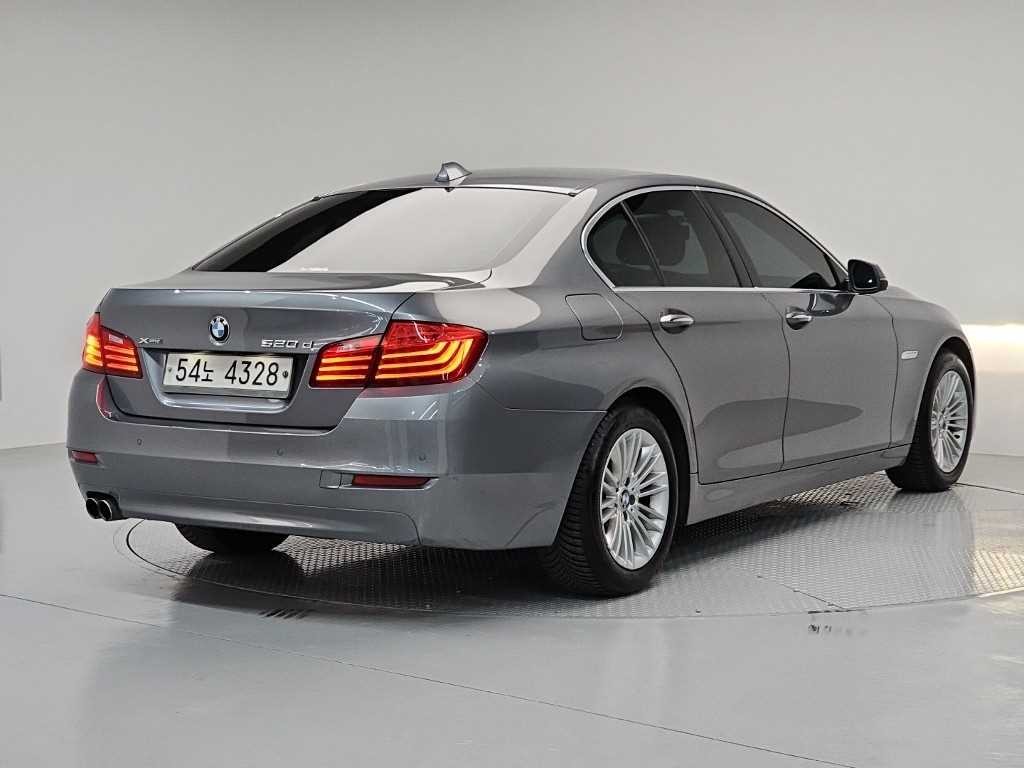 BMW 5시리즈 5시리즈 (F10) 520d xDrive 이미지 4