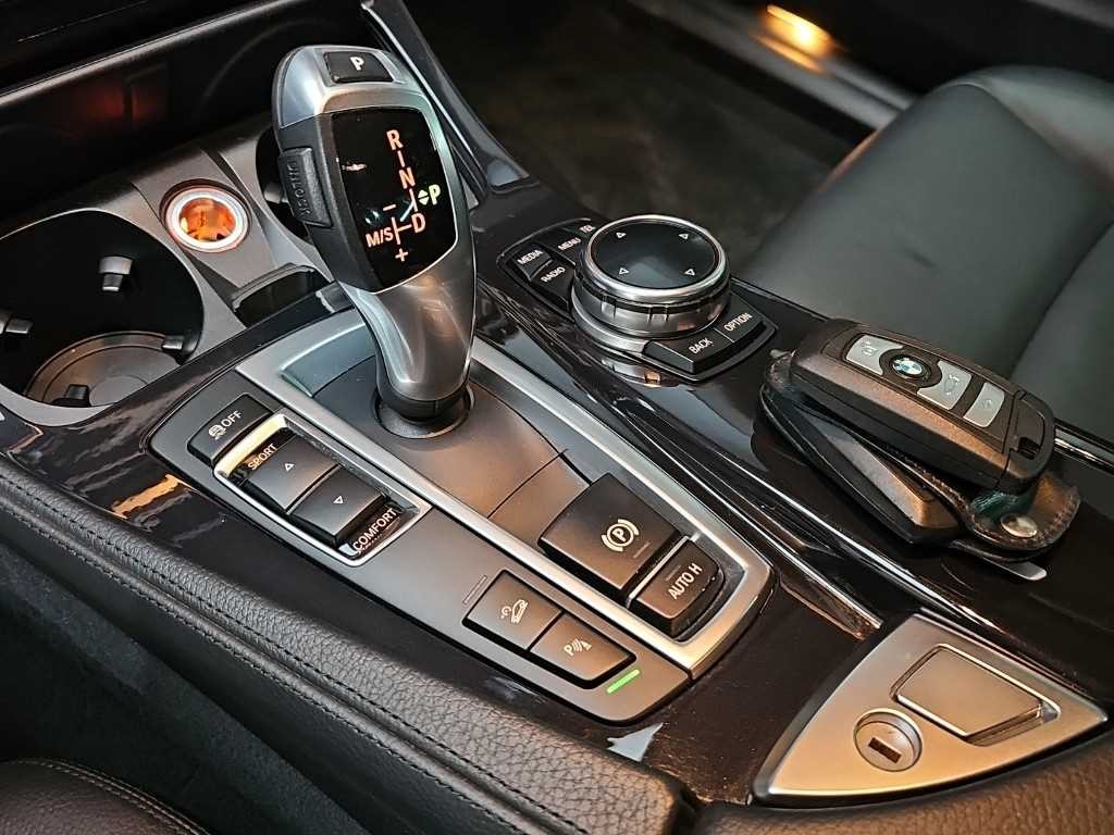 BMW 5시리즈 5시리즈 (F10) 520d xDrive 이미지 8