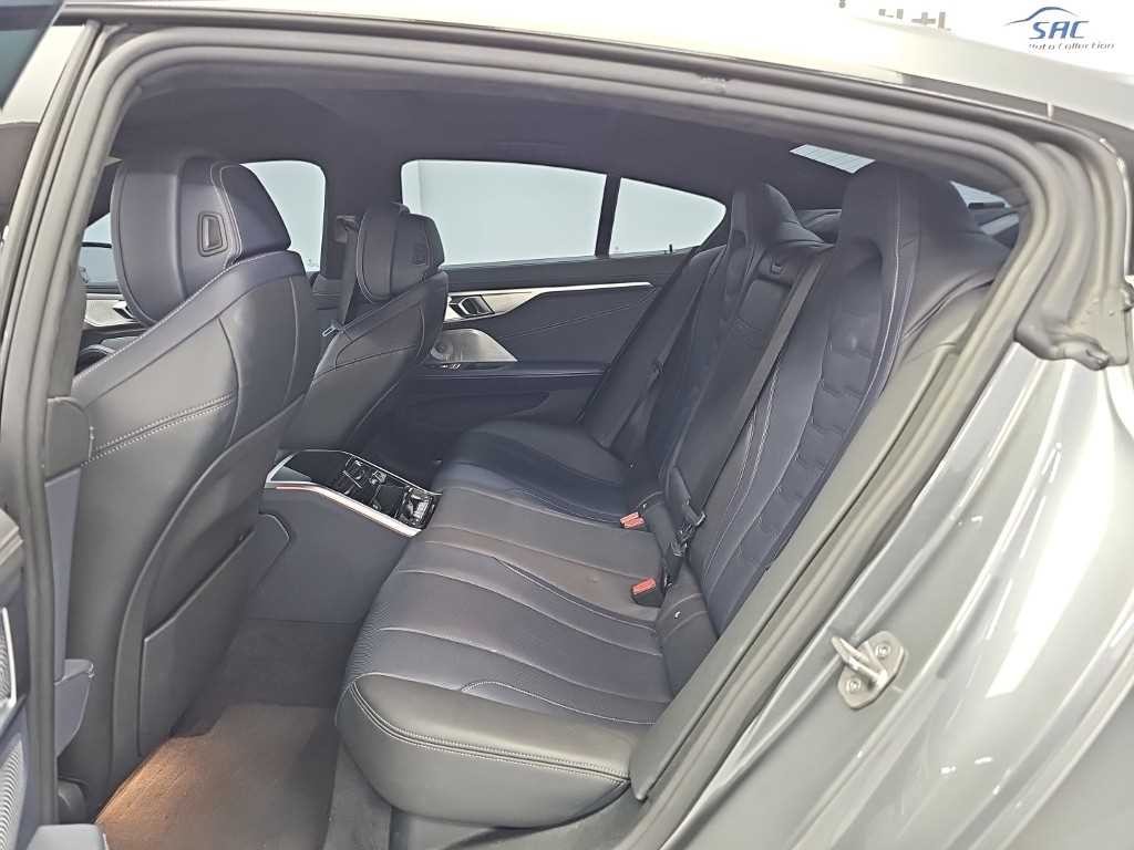 BMW 8시리즈 8시리즈 (G15) M850i xDrive 그란 쿠페 이미지 12