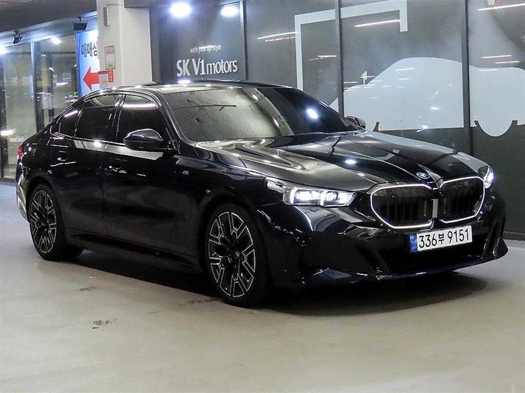 BMW 5시리즈 5시리즈 (G60) 530e M 스포츠 이미지 1