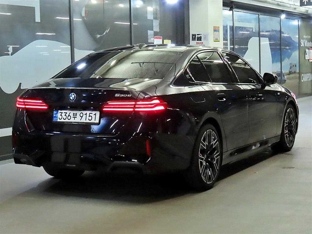 BMW 5시리즈 5시리즈 (G60) 530e M 스포츠 이미지 4