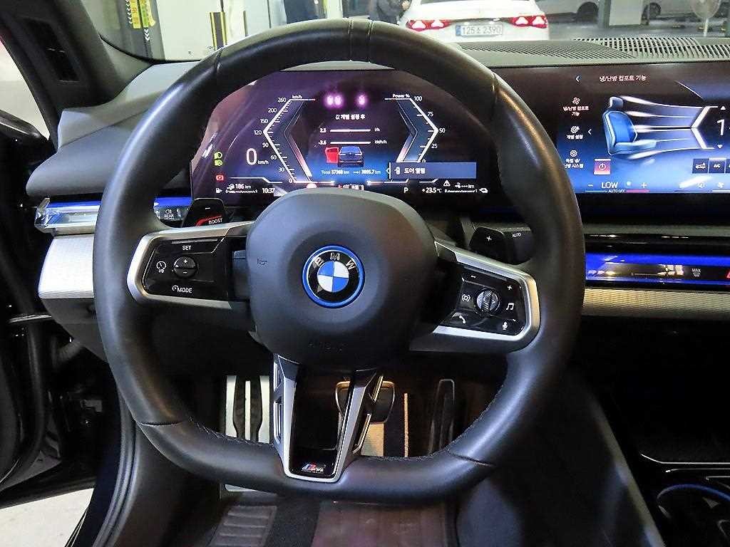 BMW 5시리즈 5시리즈 (G60) 530e M 스포츠 이미지 8