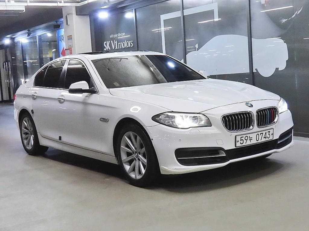 BMW 5시리즈 5시리즈 (F10) 528i xDrive 이미지 1