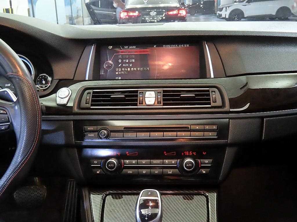BMW 5시리즈 5시리즈 (F10) 528i xDrive 이미지 11