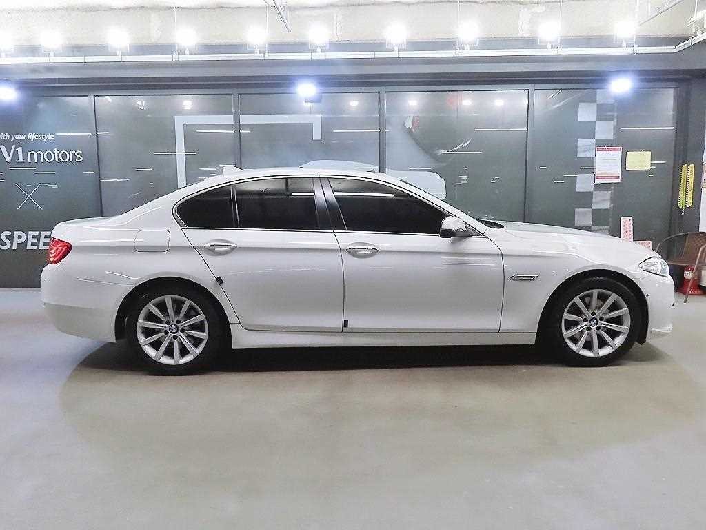 BMW 5시리즈 5시리즈 (F10) 528i xDrive 이미지 3