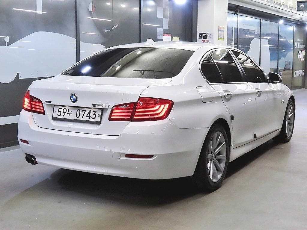 BMW 5시리즈 5시리즈 (F10) 528i xDrive 이미지 4