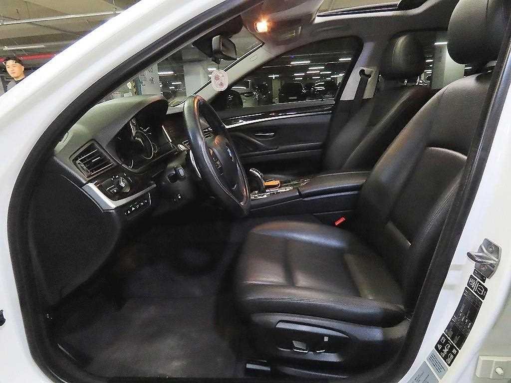 BMW 5시리즈 5시리즈 (F10) 528i xDrive 이미지 6